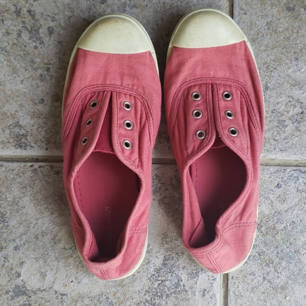 Old navy slip on